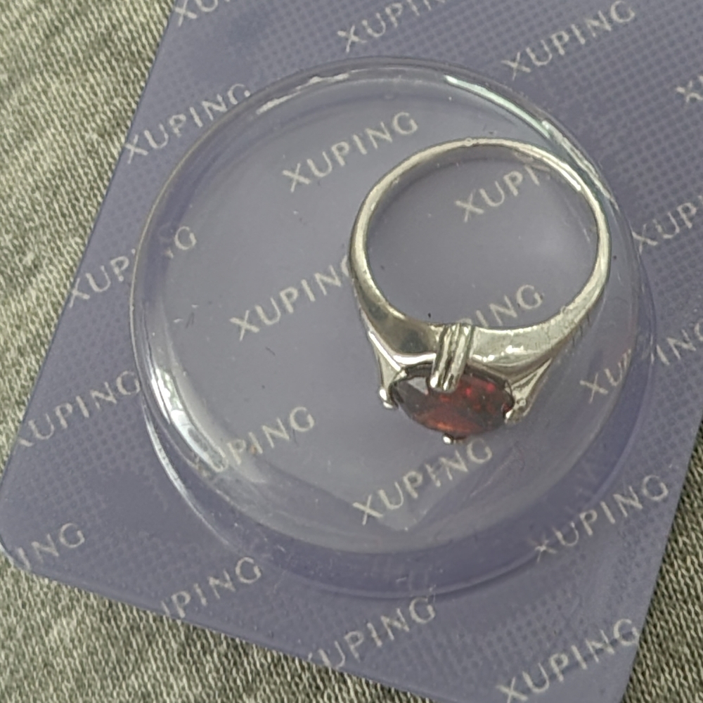 Women's Ruby ring, Size 7.